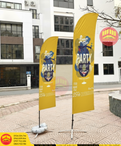 Cờ cánh buồm tại xưởng ZOZO 2025 10 Gemini Generated Image c8imxgc8imxgc8im